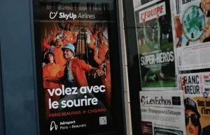 Макс Барських зустрічатиме людей на летовищах: артист розпочав співпрацю з українською авіакомпанією